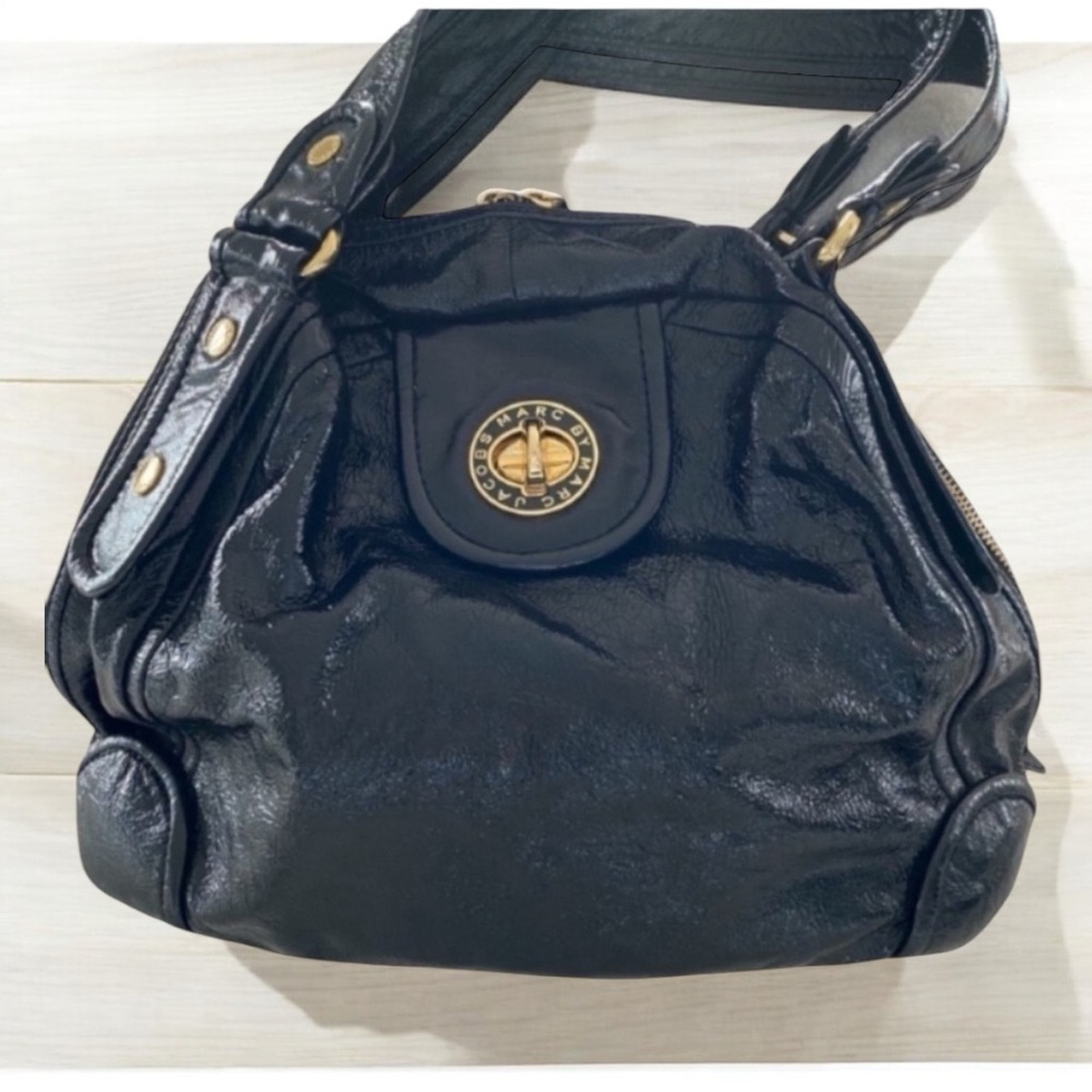 Marc Jacobs  patent leather handbag